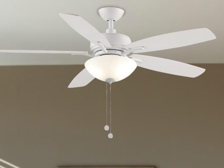 Aire Deluxe 52 Inch Matte White Ceiling Fan with Light Kit and Pull Chain For Sale